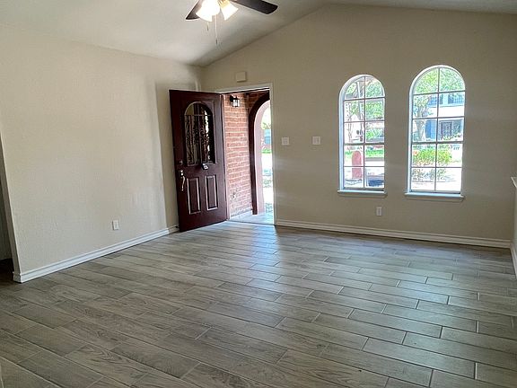 3rd image of 410 Cancun Ln