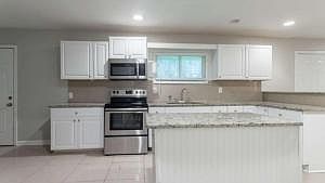 5th image of 3409 Hyland Dr