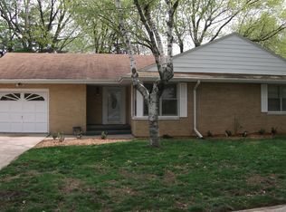 1722 Robert Dr, Champaign, IL 61821