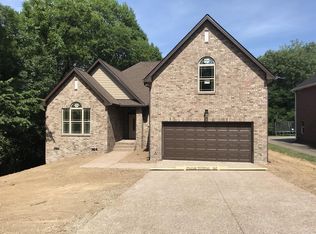 349 Woodlands Dr, Gallatin, TN 37066