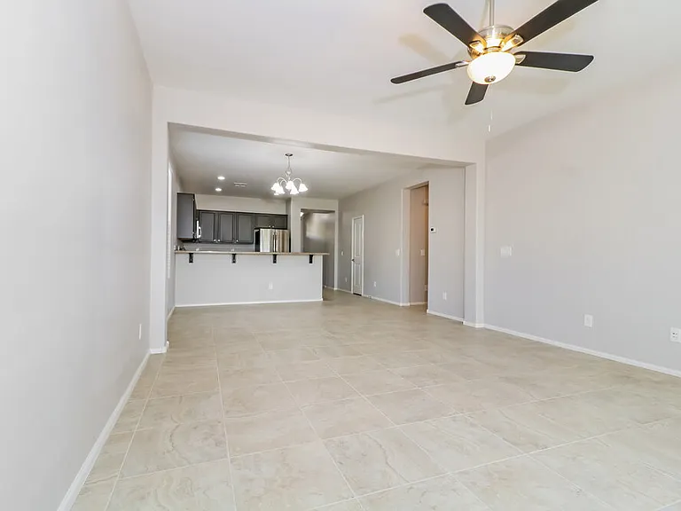 10425 W Pima St — Photo 4