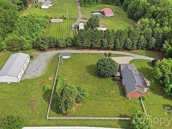 5th image of 4017 Mullis Newsome Rd