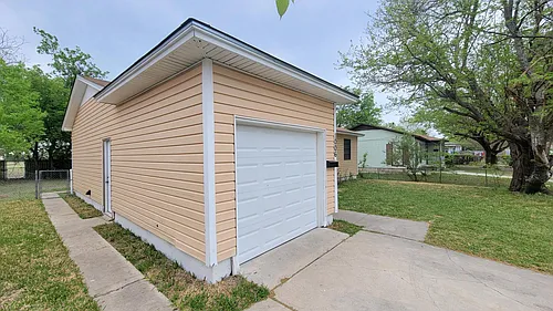 1006 Jefferis Ave Photo 1