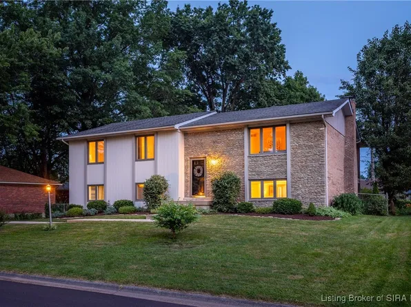 3308 Royal Oaks Way, Jeffersonville, IN 47130