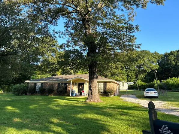 2401 Rosedown Dr, Semmes, AL 36575