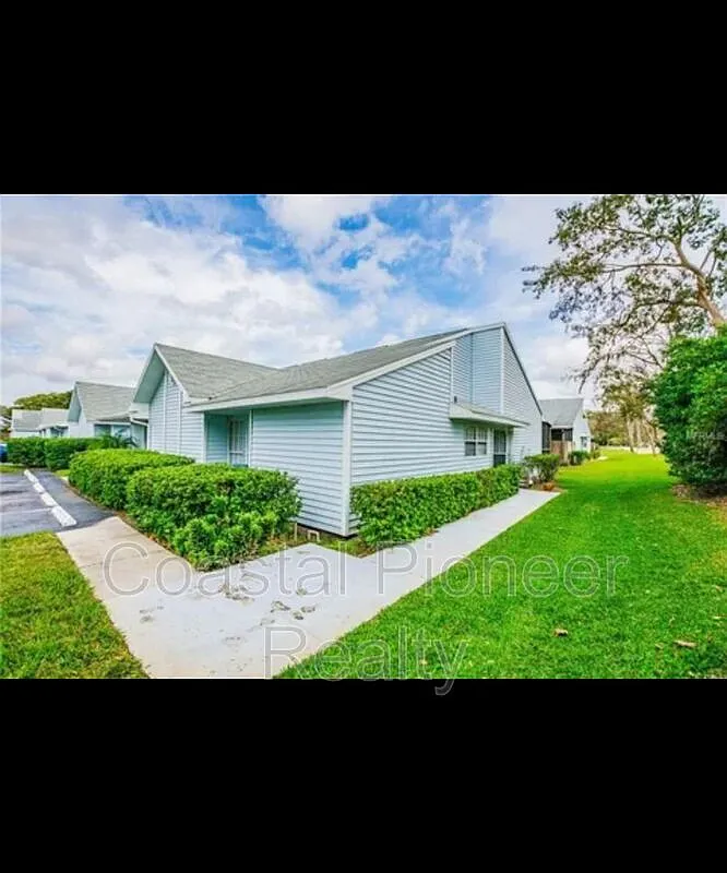 Building Photo - 16101 Rambling Vine Dr E