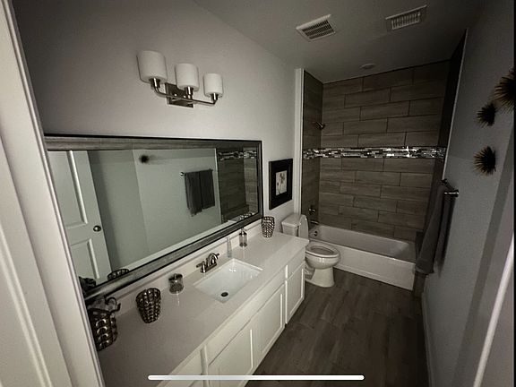 4th image of 860 Brass Hill Ave