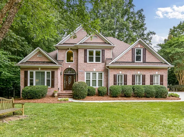 11127 Brush Hollow Rd, Matthews, NC 28105