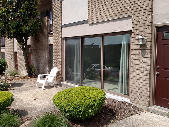 2nd image of 2500 Warsaw Ave Unit 15