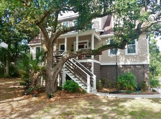 412 W Hudson Ave, Folly Beach, SC 29439
