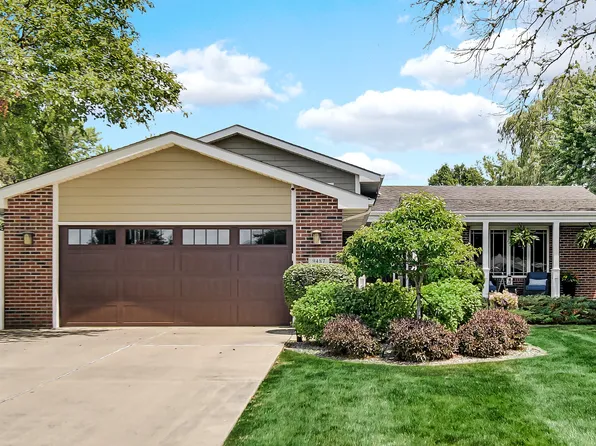 9487 E Oakridge Dr, Saint John, IN 46373