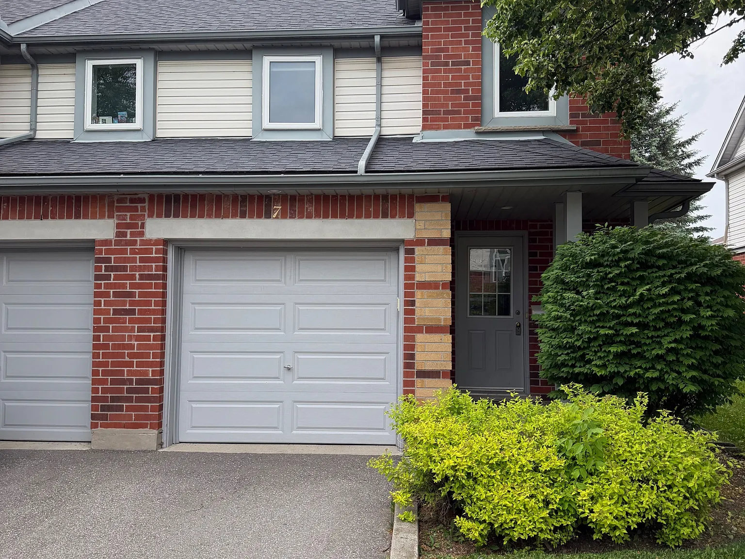 3 bed, $1,200 — Photo 1