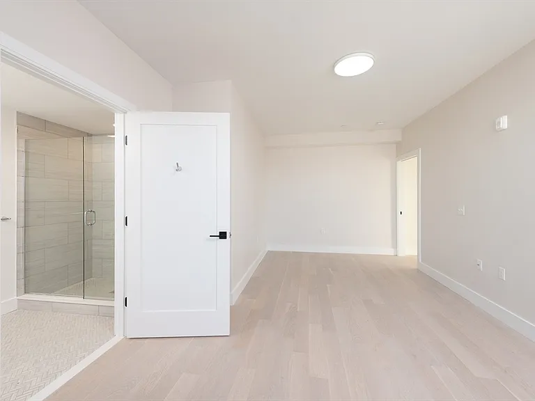 425 Border St #407 — Photo 10