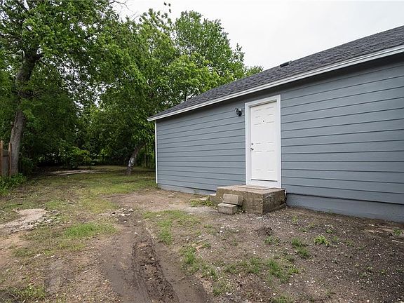 4th image of 2814 Fernwood Ave