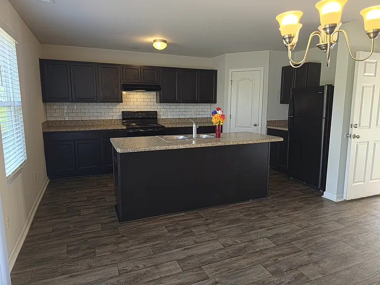 129 Maple Tree Ln — Photo 6