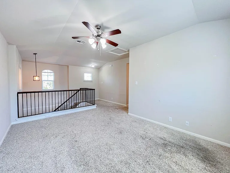 921 Heritage Springs Trl — Photo 18