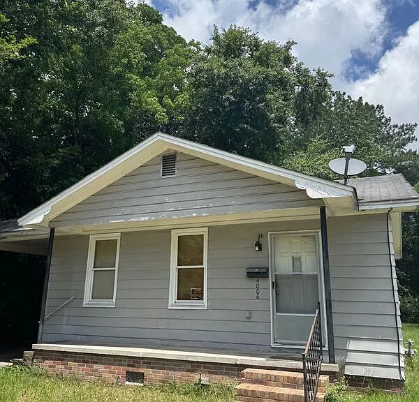 4008 Gary Dr — Photo 1