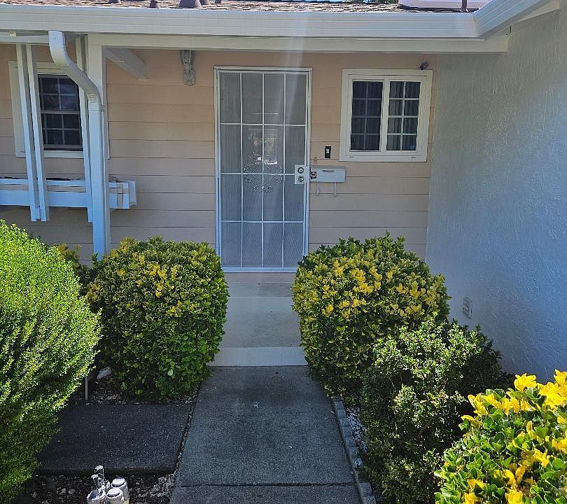 1st image of 36265 Cedar Blvd