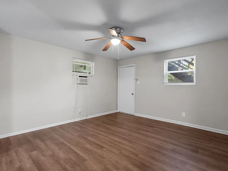 2328 Boss St — Photo 12