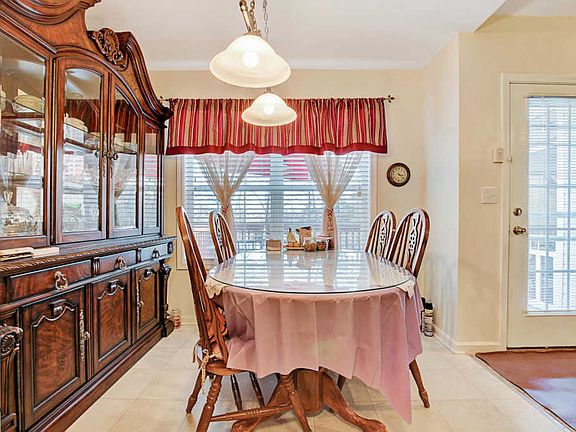4th image of 3148 Brook Hill Dr