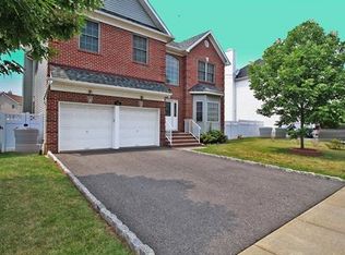 185 Cooper Ave, Iselin, NJ 08830