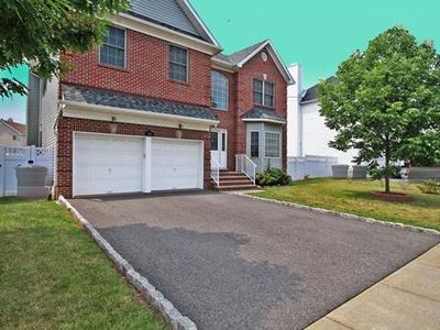 185 Cooper Ave, Iselin, NJ, 08830
