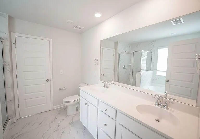 225 Lillian St — Photo 23