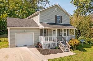 1st image of 4649 Oakwood Dr