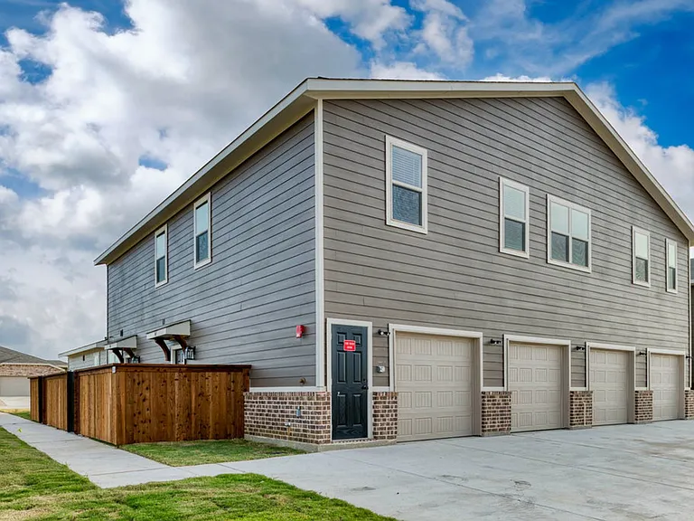 747 Harvest Moon Dr — Photo 3