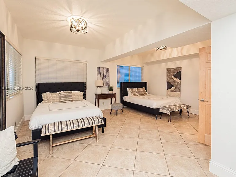 302 Balboa St — Photo 35
