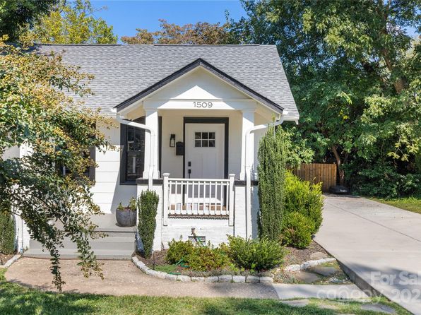 charlotte-north-carolina-2078154998 picture