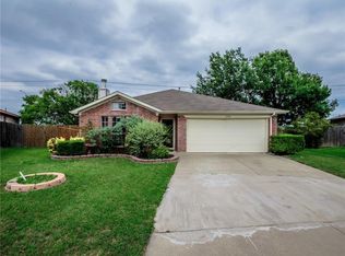 6762 Ridgetop Ct, Fort Worth, TX 76131