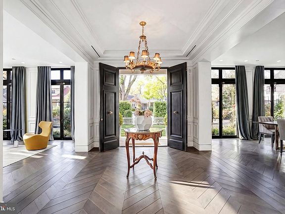 4th image of 2709 36th St NW