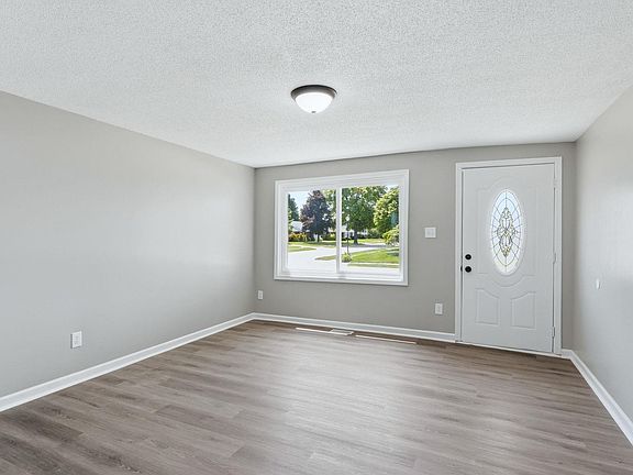 3rd image of 7216 Cranberry Rd