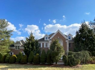 3 Yorkshire Dr, Mendham, NJ 07945