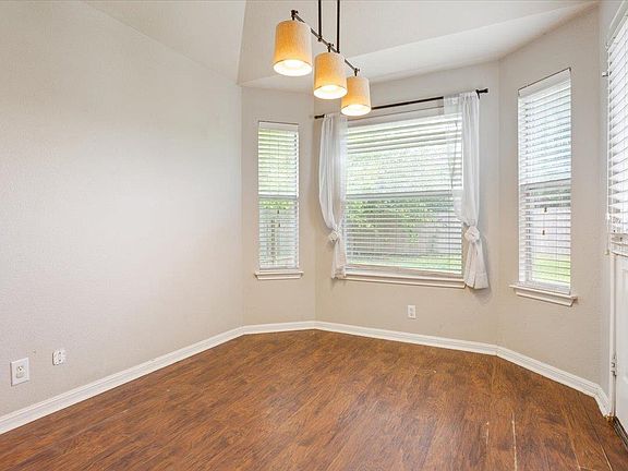5th image of 125 Bayliss St