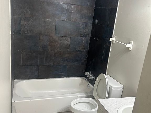 5th image of 610 Dogwood View Dr #2