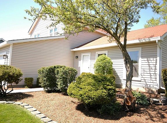 2nd image of 2169 Appaloosa Ct E