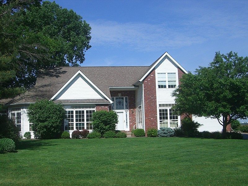 Front of house from Antioch Road
						:
						View of house from the east, or Cullinan Park.