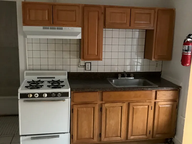 531 Robeson St #2R — Photo 4