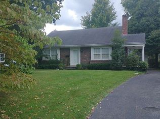 418 Clover Ln, Saint Matthews, KY 40207