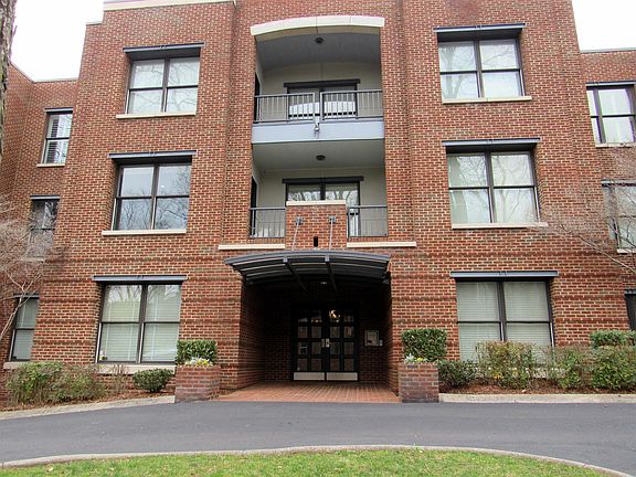 2nd image of 4040 Woodlawn Dr Unit 14
