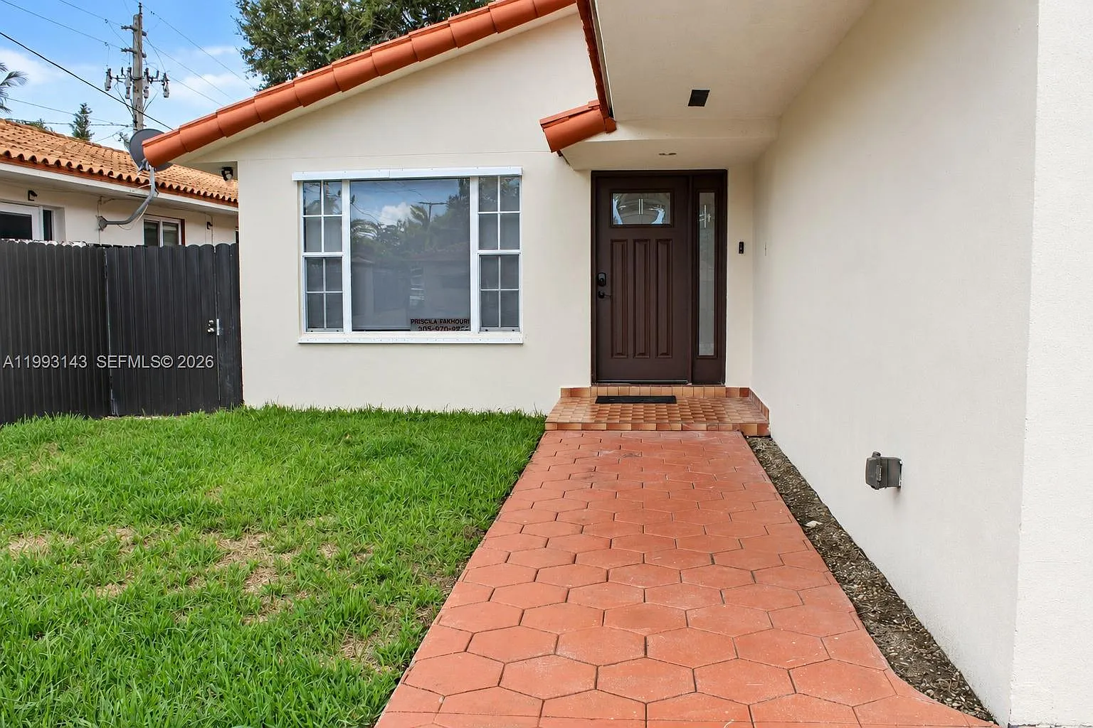 3 bed, 2.0 bath, 1737 sqft, $4,000 — Photo 1