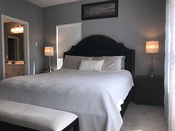 Master bedroom - King bed