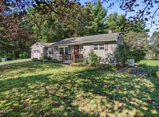 459 Moonlawn Rd, Troy, NY 12180