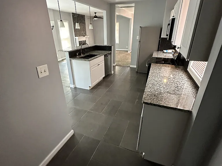 2805 Park Ave — Photo 2