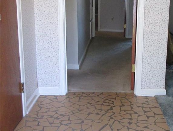 2nd image of 5821 Pinebrook Dr