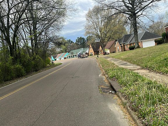 4th image of 4871 S Germantown Rd