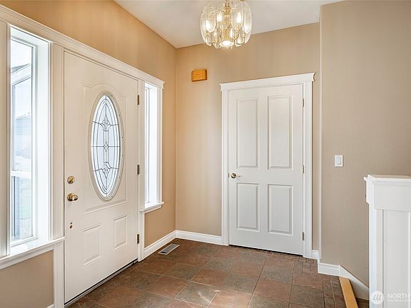 3rd image of 4410 Glasgow Way