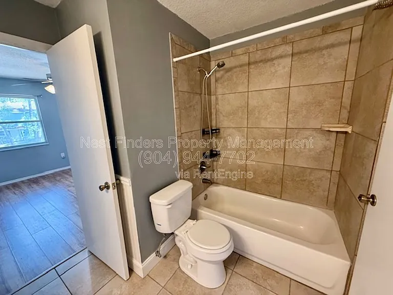 11406 Bedford Oaks Dr — Photo 15